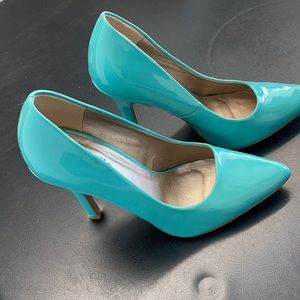Turquoise patent leather faux  heels